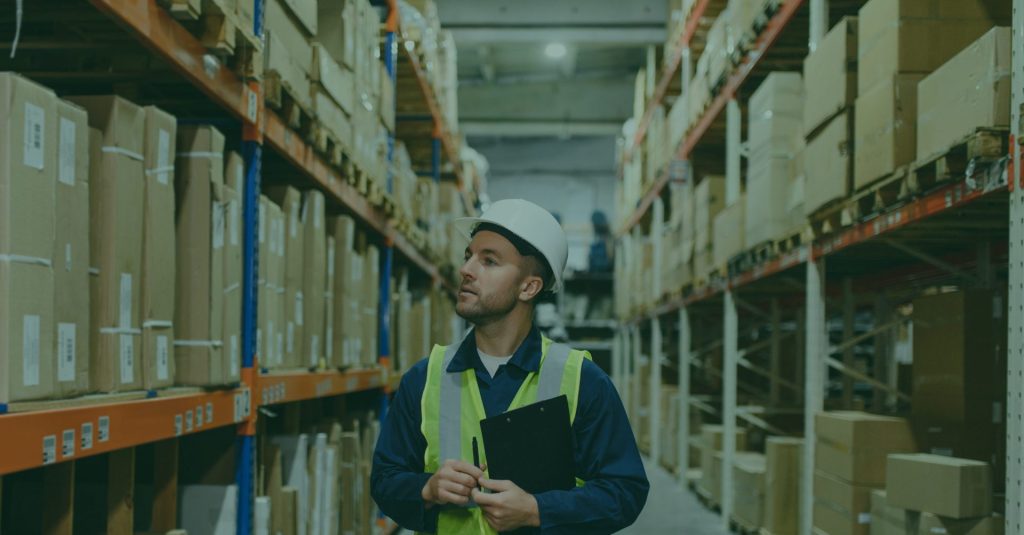 Envíos de paquetería
 exprés vs. regular